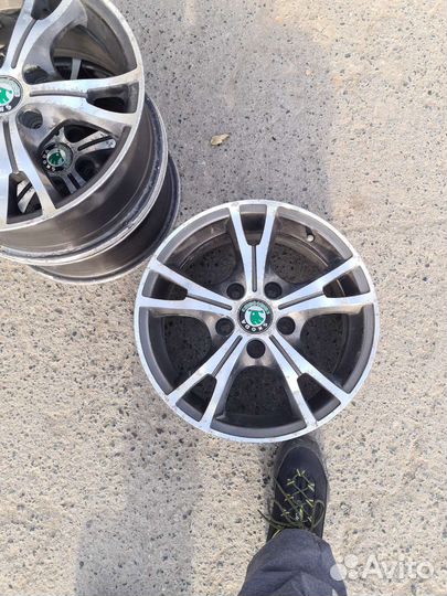 Литые диски r15 на skoda 5x112 комплект 4шт