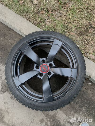 Michelin X-Ice North 4 225/40 R18 19E