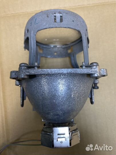 Линза правой фары BMW F15