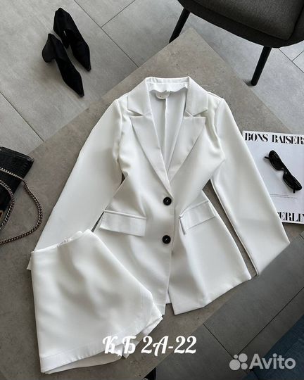 Костюм женский 2-ка пиджак и юбка-шорты