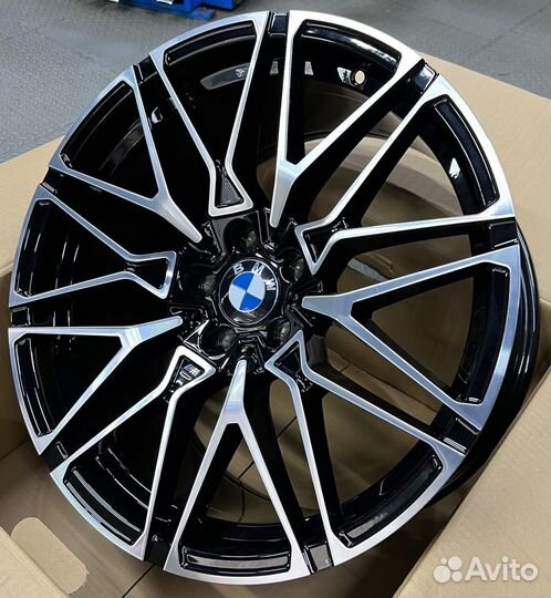 Кованые диски на BMW X7, X5 M, X6 M R22