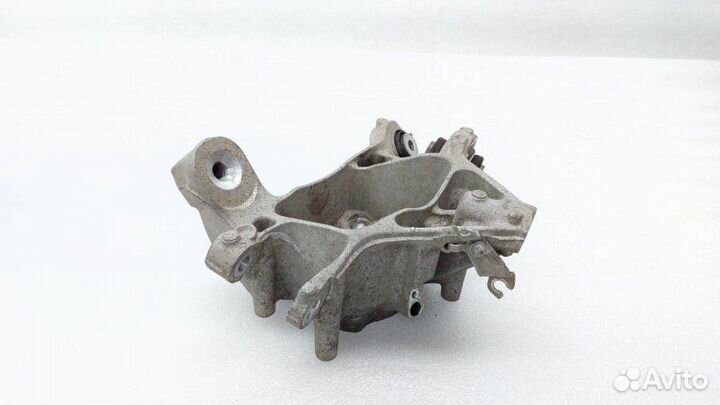 Б/У Кулак поворотный Состояние отличное, оригинал