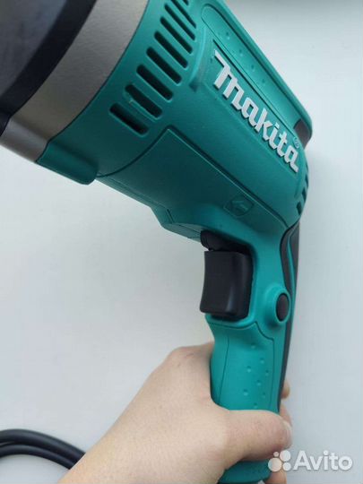 Ударная дрель makita
