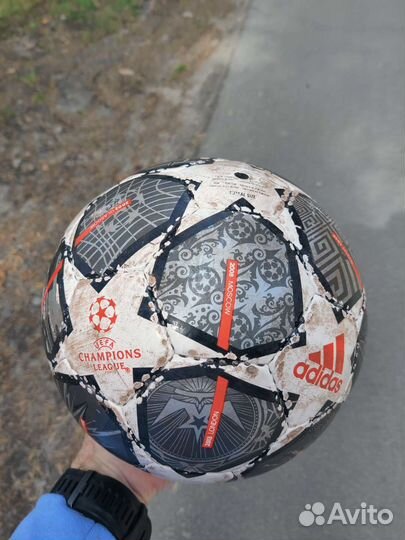 Футзальный мяч adidas лч