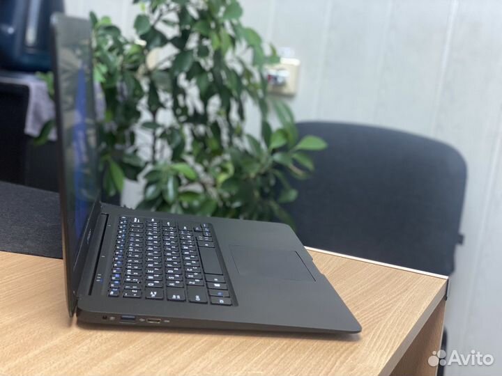 Быстрый ноутбук 4 ядра 4 озу SSD 4.5 часа