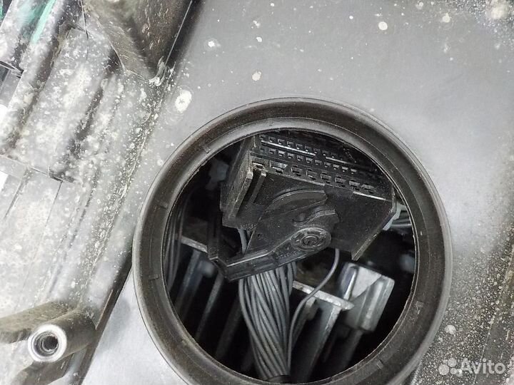 Фара правая Volkswagen Tiguan