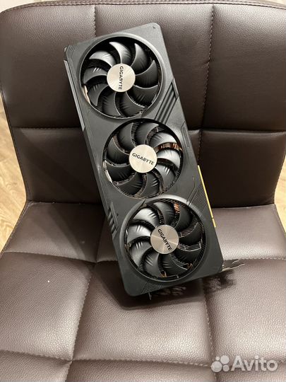 Видеокарта gigabyte rx 7700xt