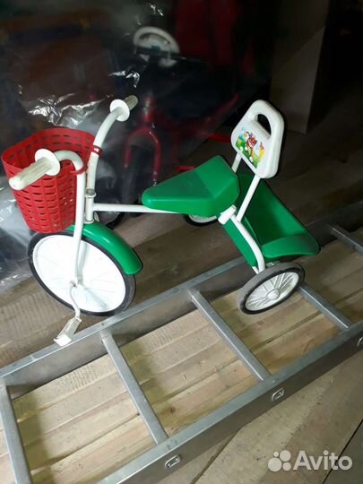 Трехколесный велосипед