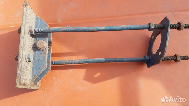 Приспособление ремонта амортизаторов мотоцикла