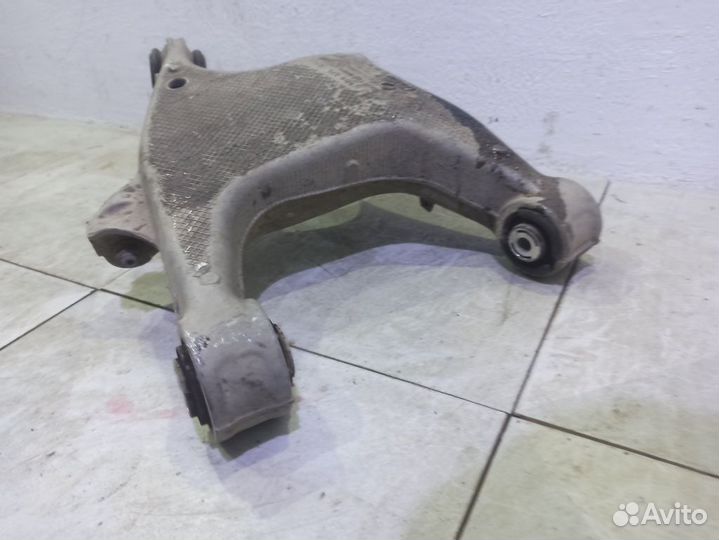 Рычаг задний нижний левый