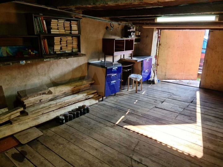 Гараж, > 30 м²