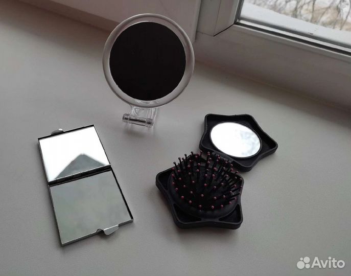 Зеркальце и расчёска складная