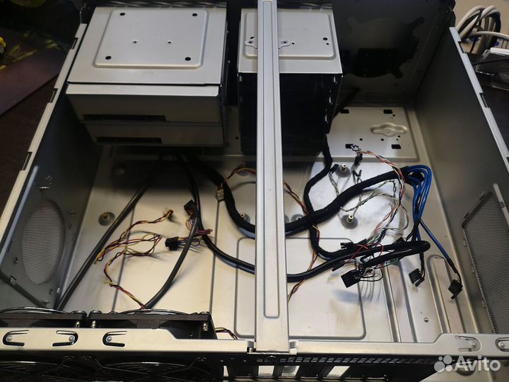 Корпус SilverStone Grandia LC17S + DVD+BD Rewriter