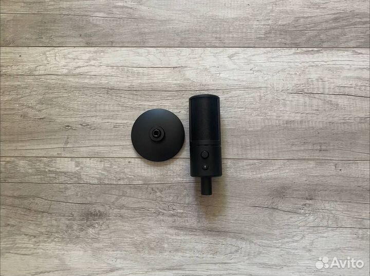 Микрофон: Razer Seiren X