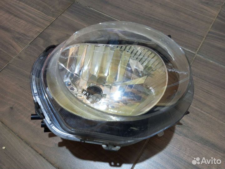 Правая фара для Nissan Juck