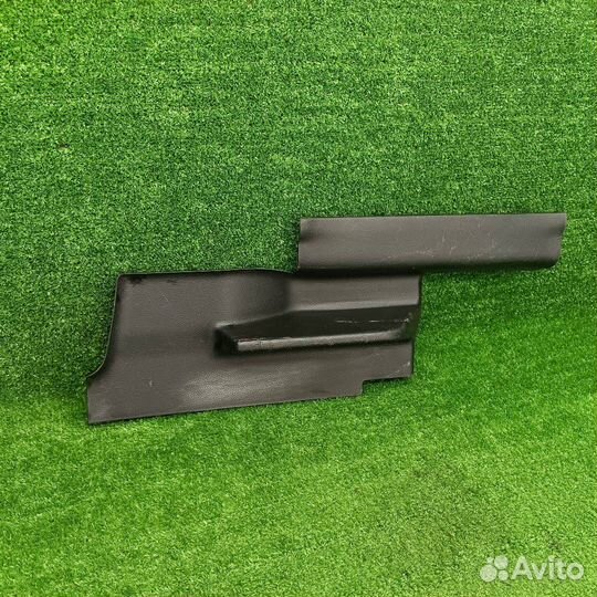 Накладка внутренняя на порог задняя левая