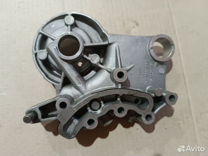 Опорный кронштейн распредвала tiguan passat cawa C