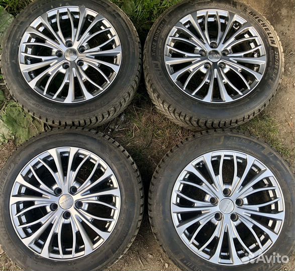 R17 Michelin X-Ice North 4 215/55, PCD 5x114.3 DIA 67.1