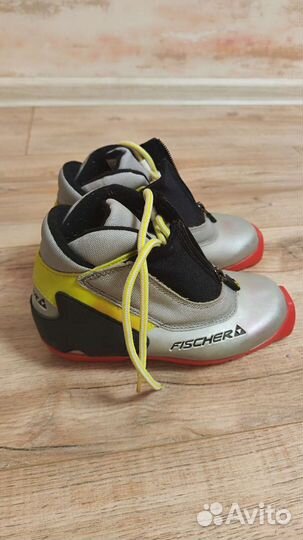 Лыжные ботинки fischer 31 р