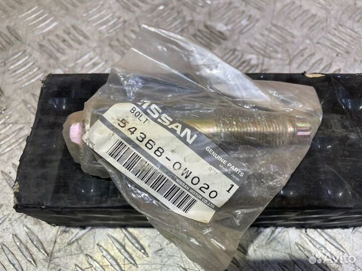 Болт Nissan