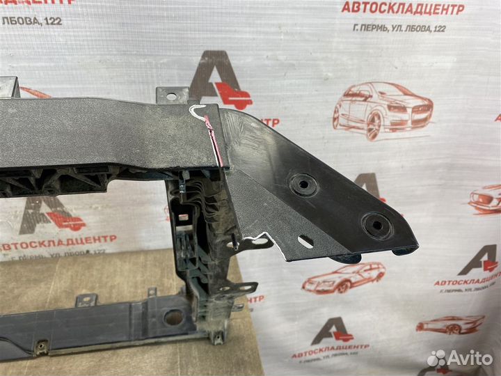 Панель передка (телевизор) - рамка радиатора