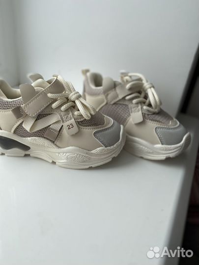 Кроссовки 28 размер