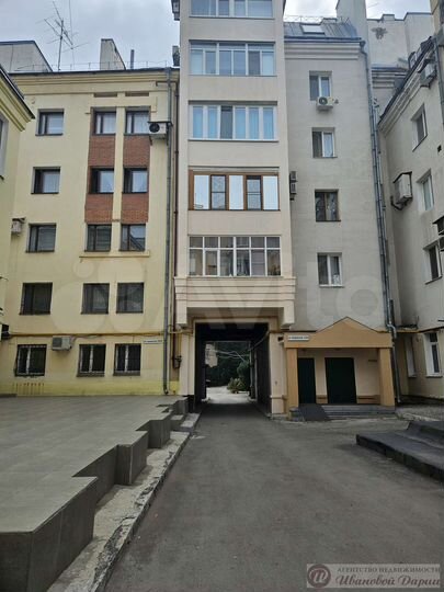 3-к. квартира, 105 м², 5/5 эт.