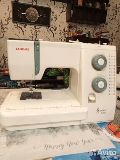 Продам швейную машинку Janome 525S