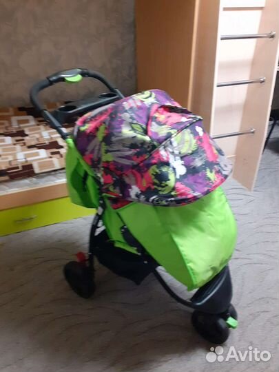 Прогулочная коляска