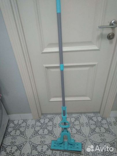 Швабра с отжимом Leifheit Piccolo