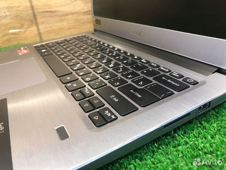 Ноутбук Acer Swift 2021г Ryzen 5 3500/8/256
