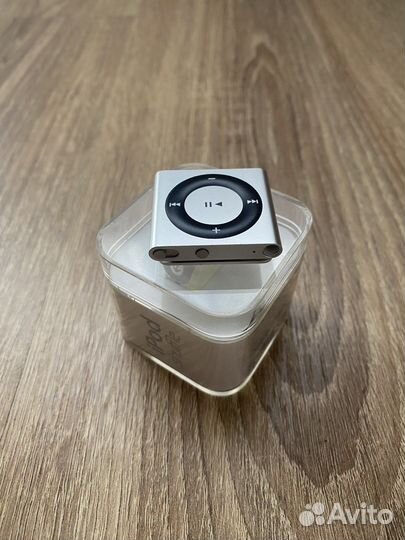 Плеер iPod shuffle 4