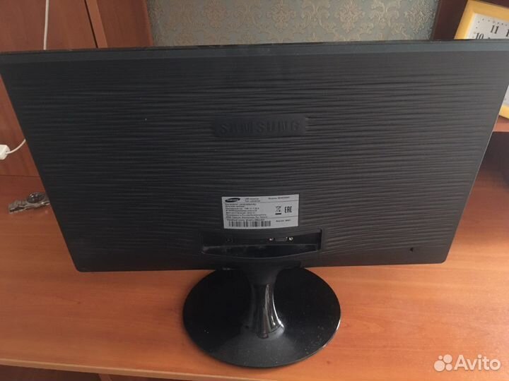 Монитор Samsung