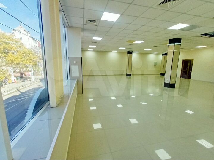 Салон Красоты в Новом ТЦ на Льва Толстого, 70 м²