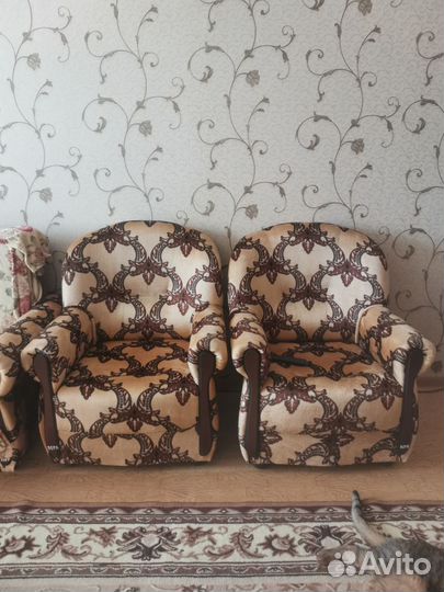Диван и 2 кресла