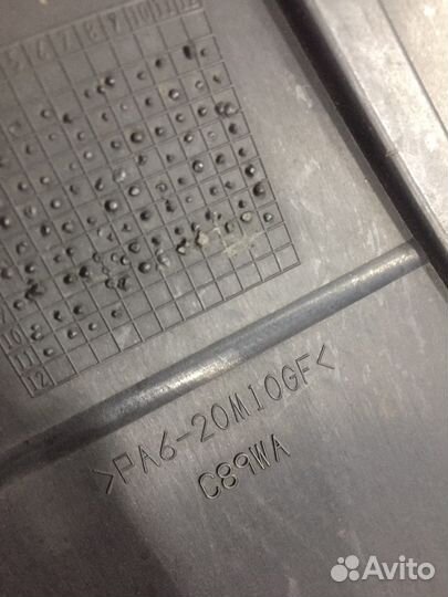 Декоративная крышка двигателя Volvo V50 2007-2012