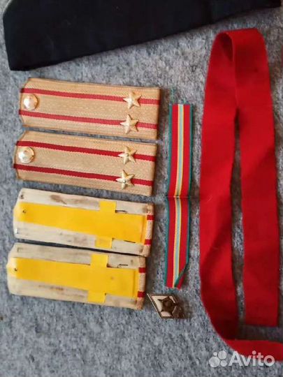 Армейские погоны,наградная лента,кокарда,нашивка,п