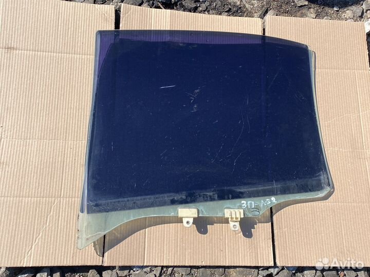 Стекло заднее правое Nissan cefiro a32