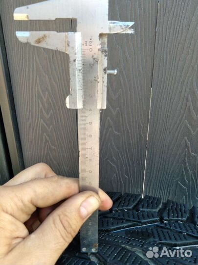 Nokian Tyres Hakkapeliitta R2 SUV 235/65 R17 108R