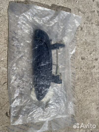 Ручка двери передняя левая