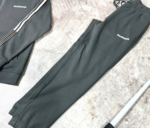 Спортивные костюмы Balenciaga