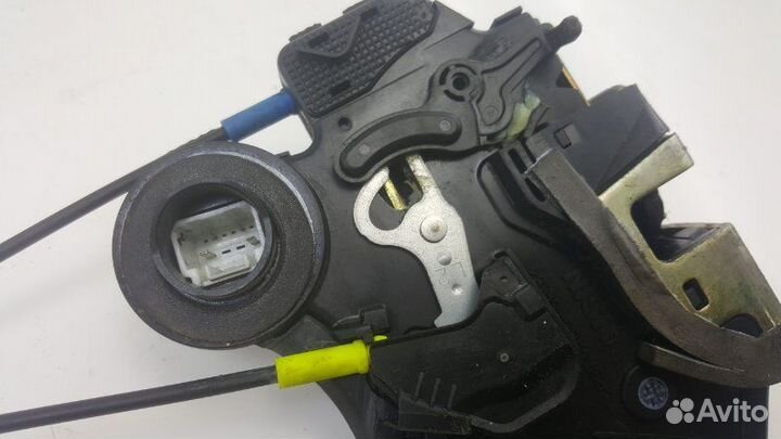 Замок двери задний левый Toyota Mark X GRX120