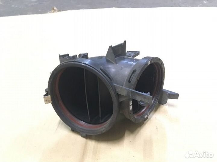 Патрубок воздушный M272 3.5 Mercedes Vito W639