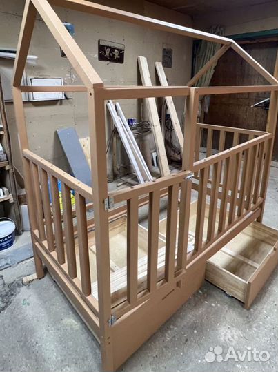 Детская кровать домик