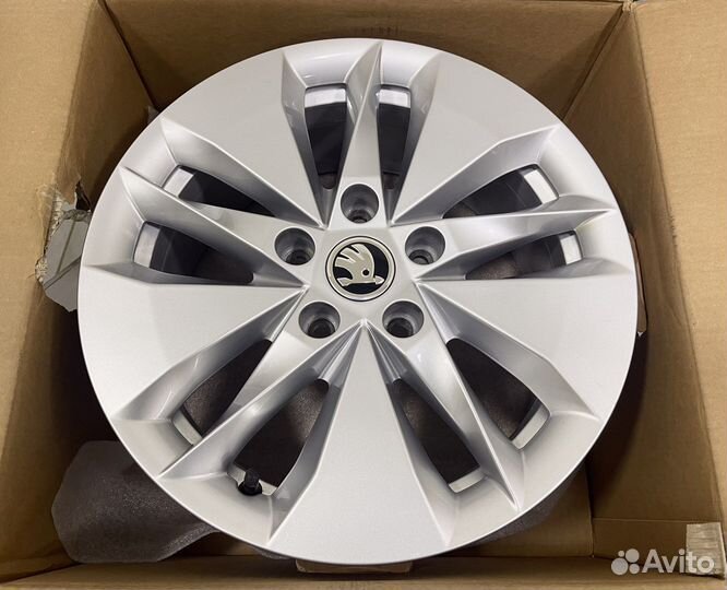 Новые оригинальные диски Skoda Octavia A8 R16