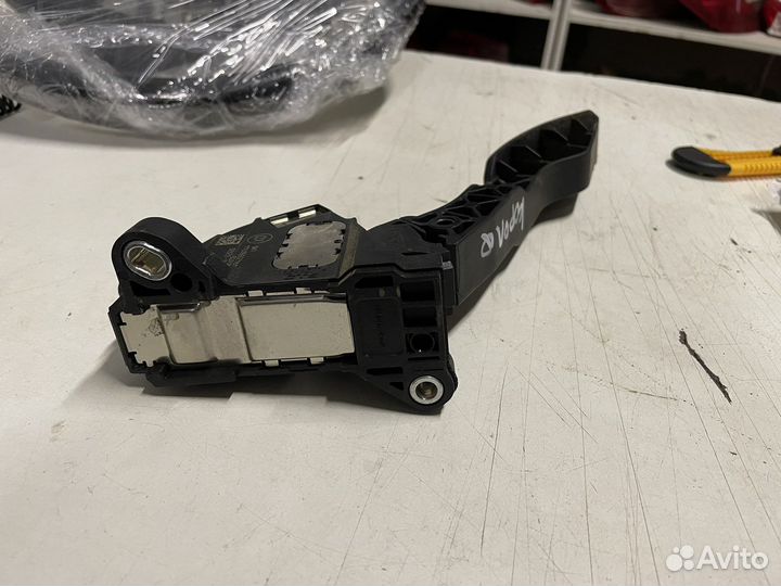 Педаль газа Toyota Corolla E150 2006-2013