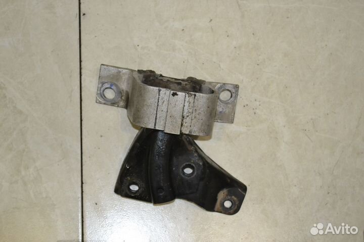 Подушка двигателя правая Renault Logan