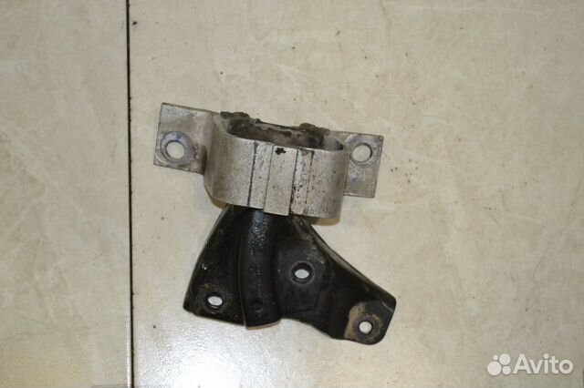 Подушка двигателя правая Renault Logan