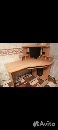 Письменный стол для школьника бу (угловой)