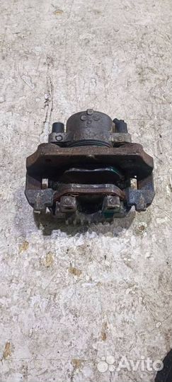 Суппорт передний левый бмв